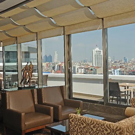 酒店 塔克西姆泰坦尼克城市酒店 4*