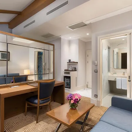 타이타닉 시티 탁심 호텔