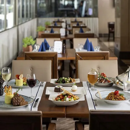 타이타닉 시티 탁심 호텔 4*