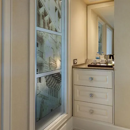 타이타닉 시티 탁심 호텔 4*