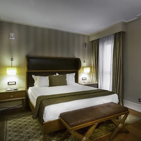 Titanic Taksim מלון 4*